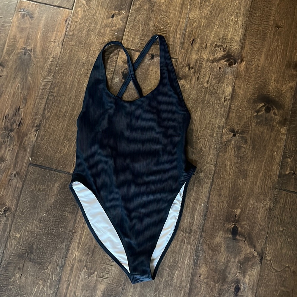 SALTY HONEY SWIM - ADJUSTABLE BATHER - VALOR RIBBED BLACK - SIZE M - NEW